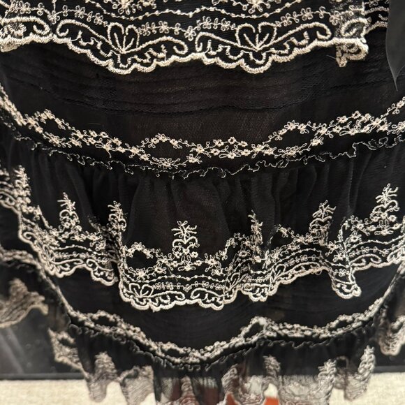 🖤 BCBGMAXAZRIA Black & White Embroidered Strapless Tiered Dress – Size 8 - Picture 4 of 13